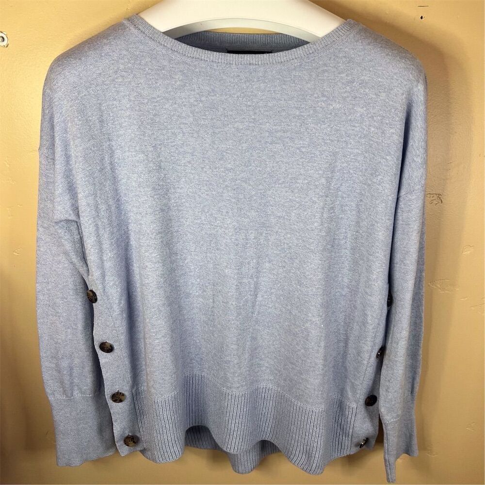 Tahari Women's Size XL Super Soft Baby Blue Pullover Sweater Button Detail Work